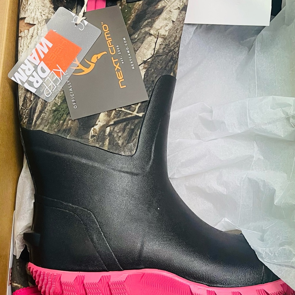 Women's Camo Mid Calf Rain Boots - Picture 6 of 11